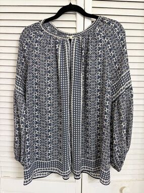 Max Studio Navy and White Patterned Blouse